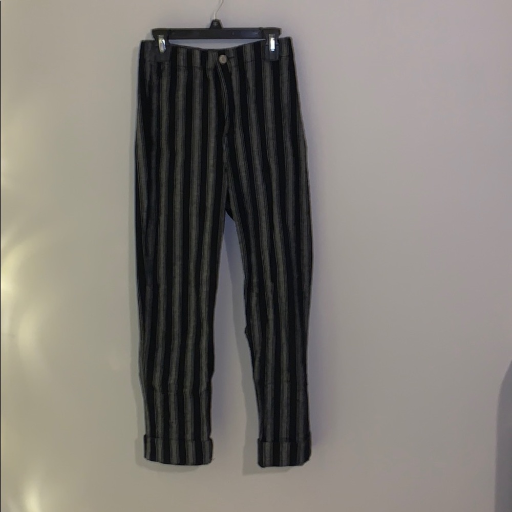 Very comfy and stretchy Brady Melville pants!